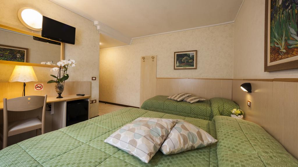 Hotel Bel Sito Πεσκιέρα ντελ Γκάρντα Εξωτερικό φωτογραφία