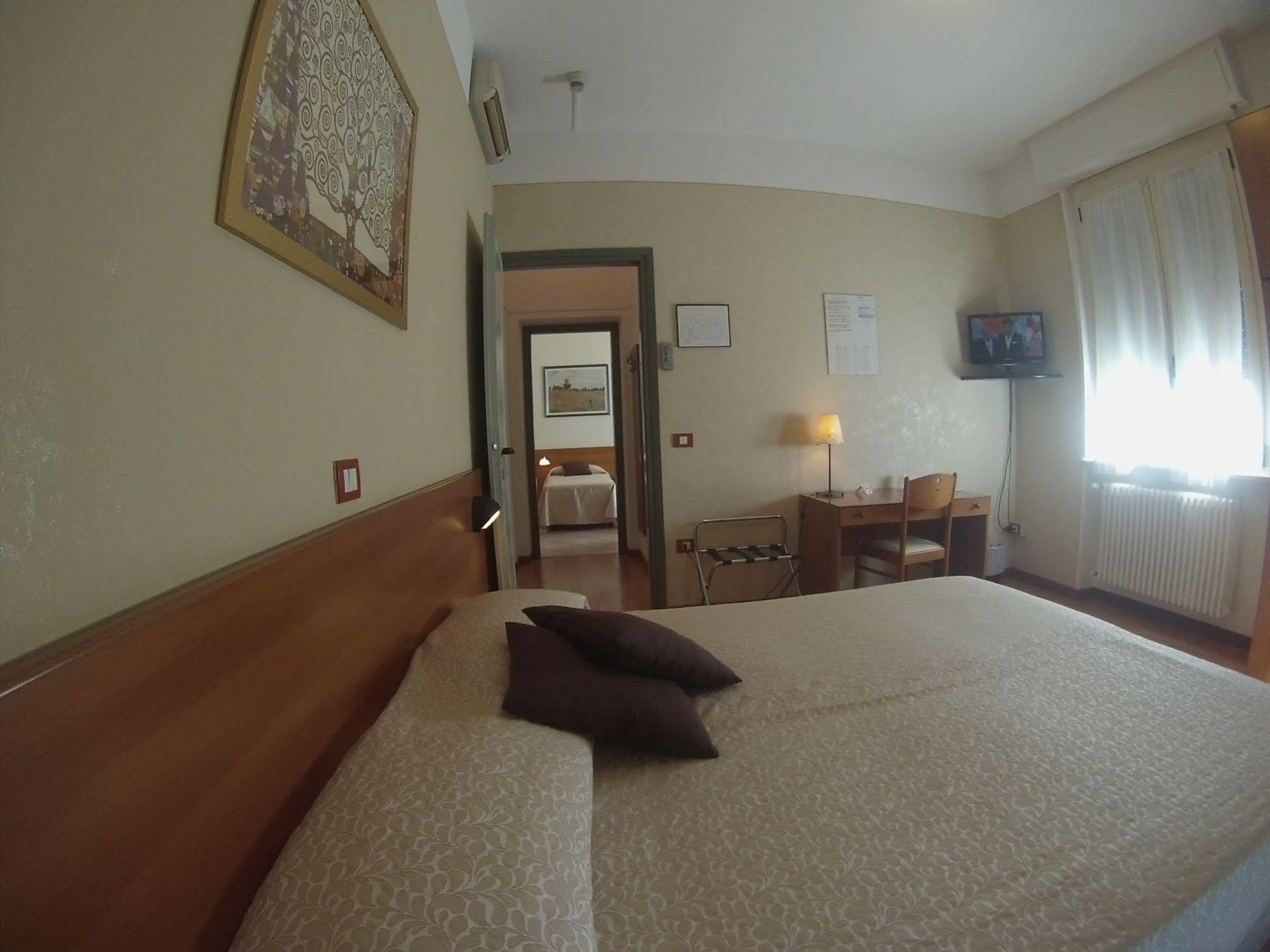 Hotel Bel Sito Πεσκιέρα ντελ Γκάρντα Εξωτερικό φωτογραφία